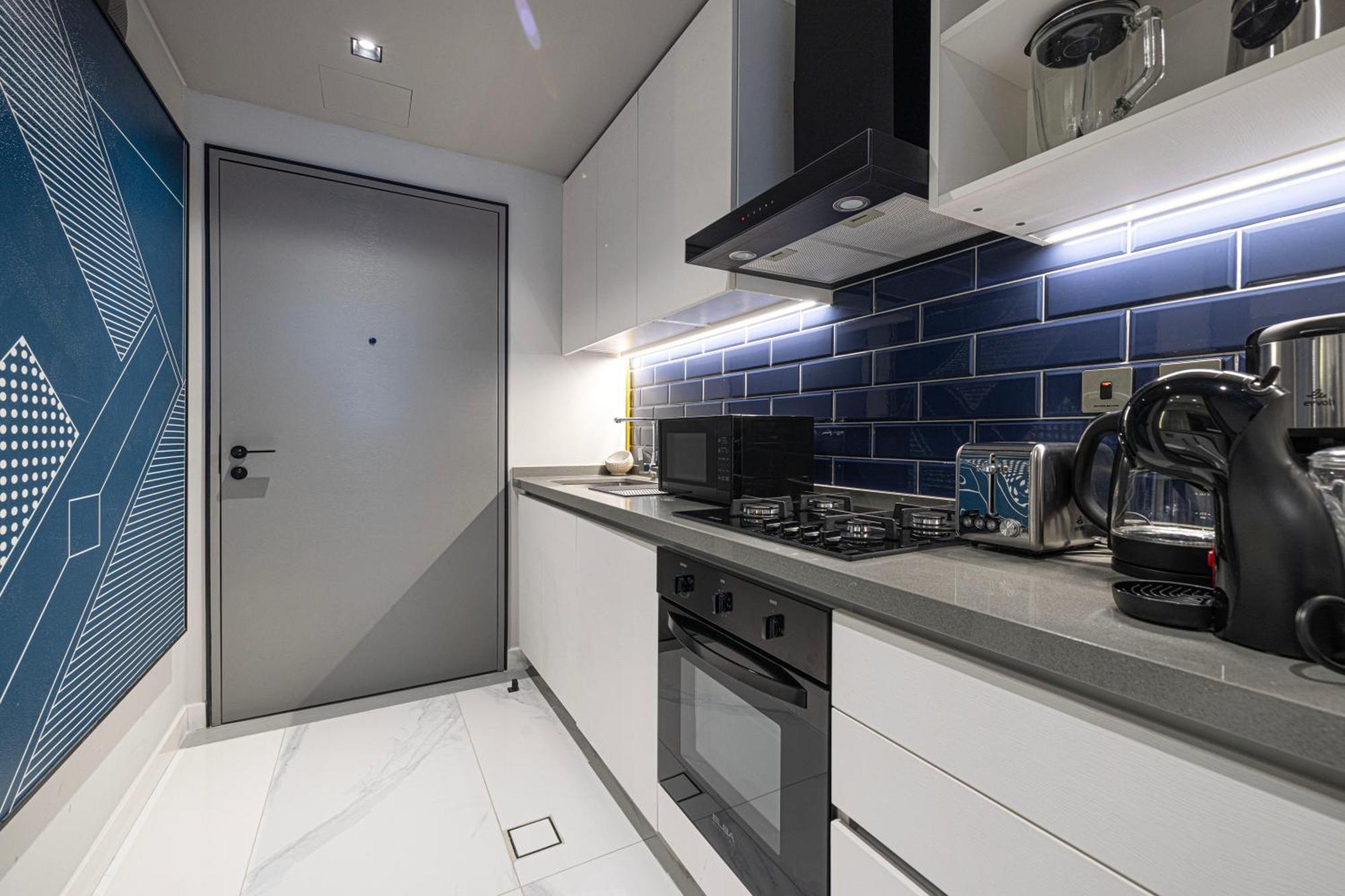 Cozy Steps From Mall & Burj Khalifa Apartment Dubai