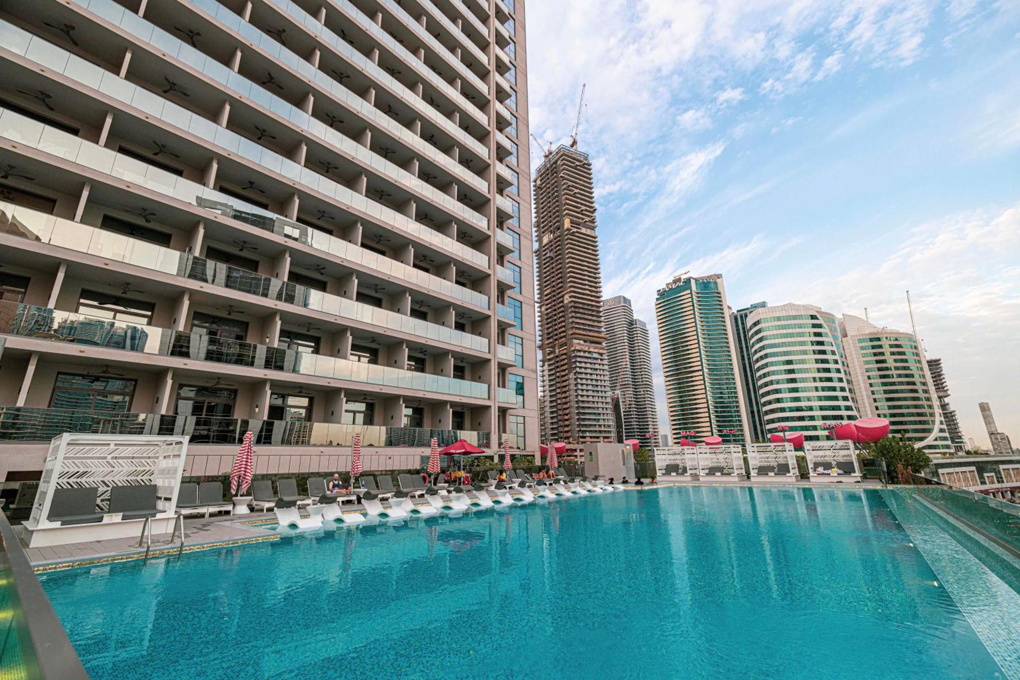 Cozy Steps From Mall & Burj Khalifa Apartment *