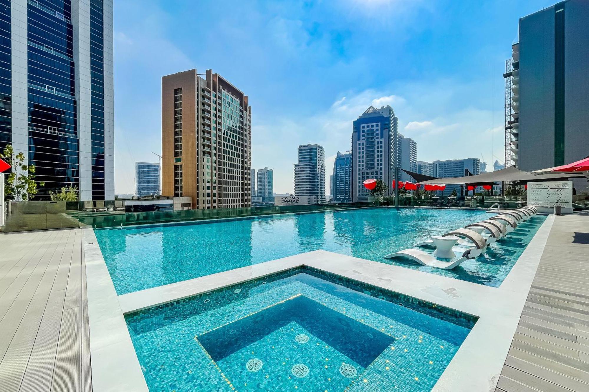 Cozy Steps From Mall & Burj Khalifa Apartment Dubai