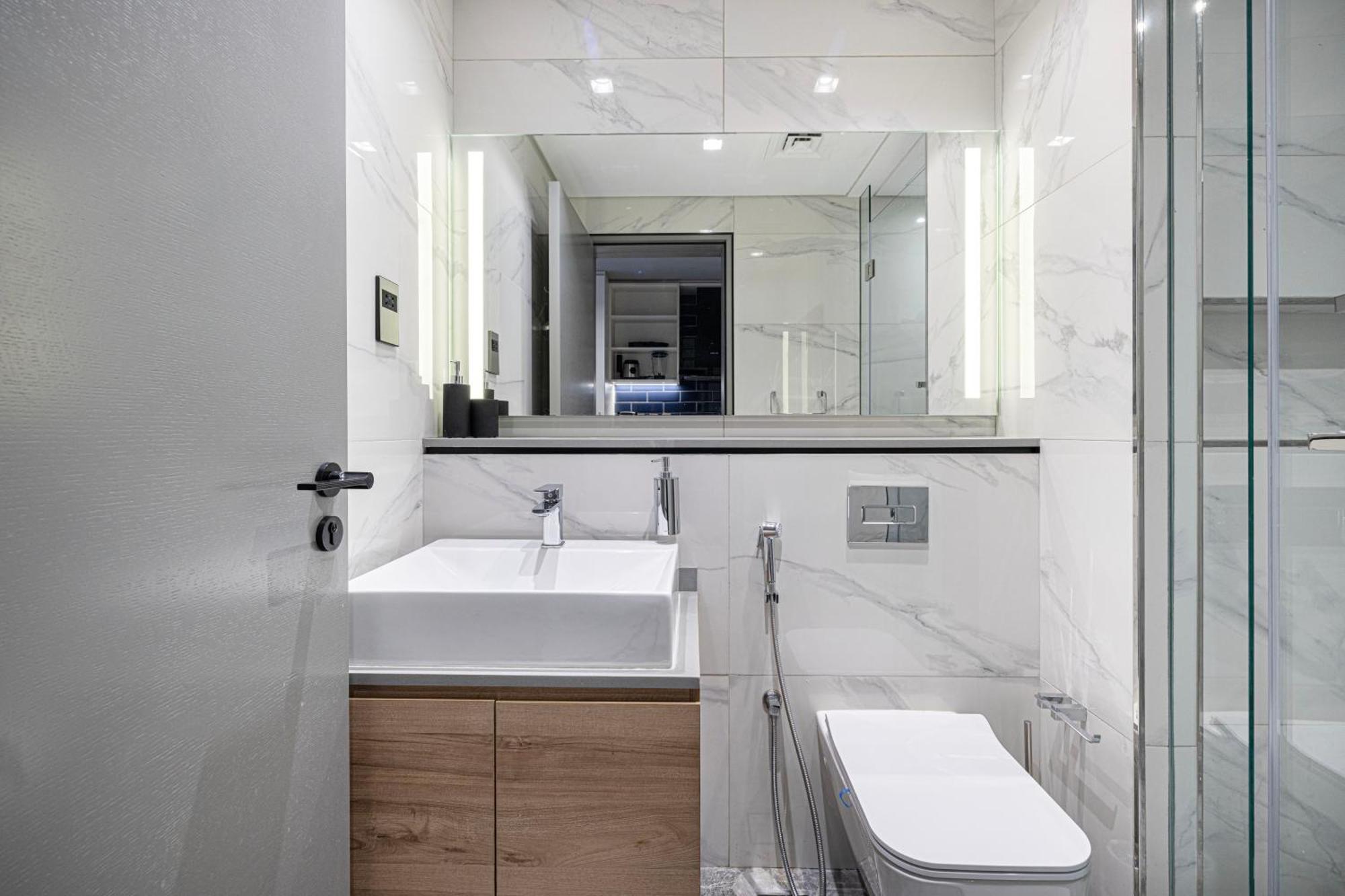 Apartment Cozy Steps From Mall & Burj Khalifa Dubai