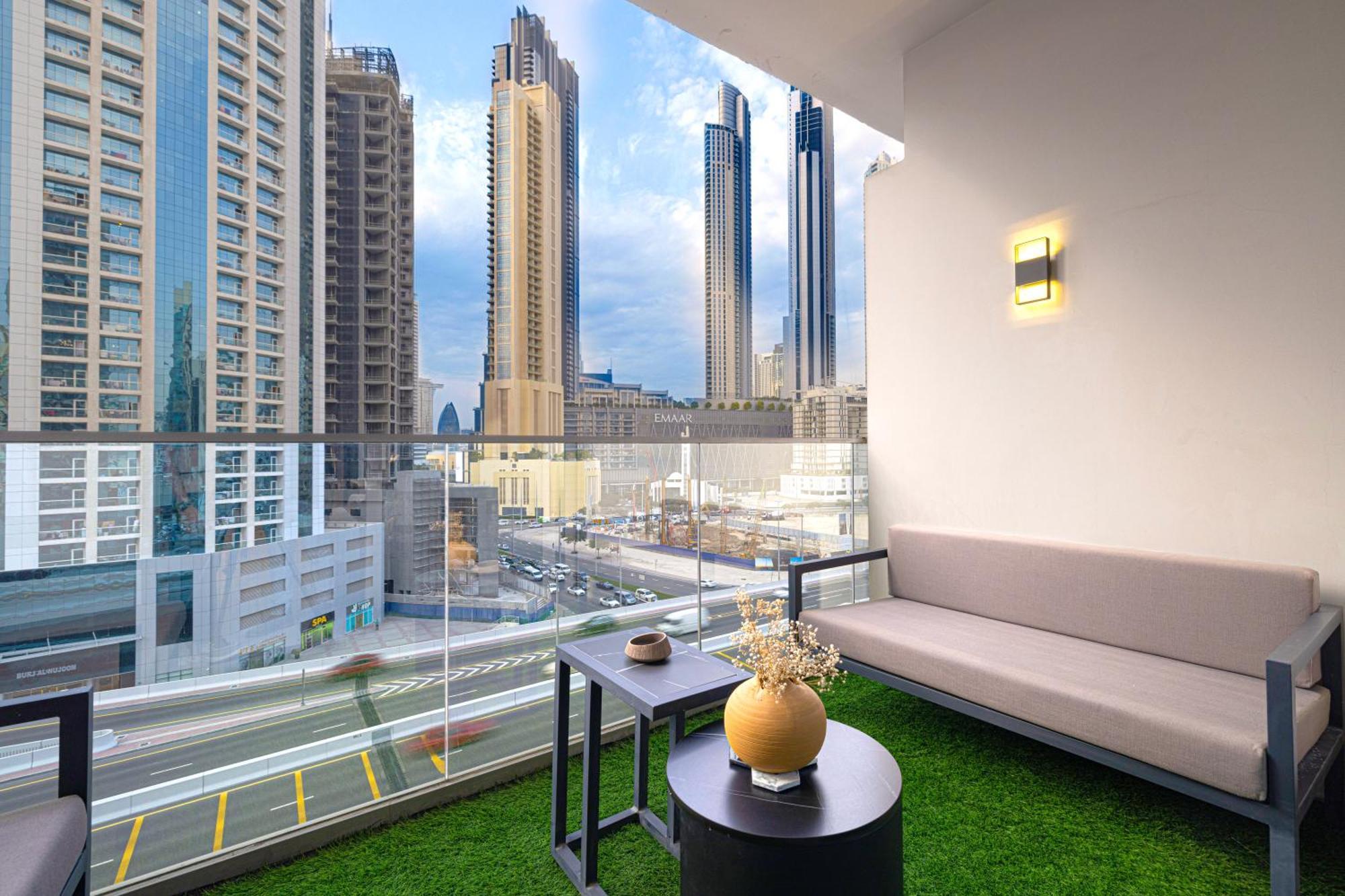 Cozy Steps From Mall & Burj Khalifa Apartment *
