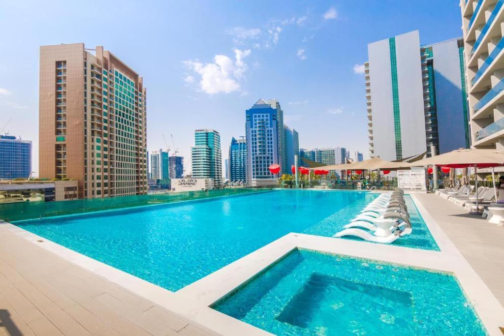 Apartment Cozy Steps From Mall & Burj Khalifa Dubai