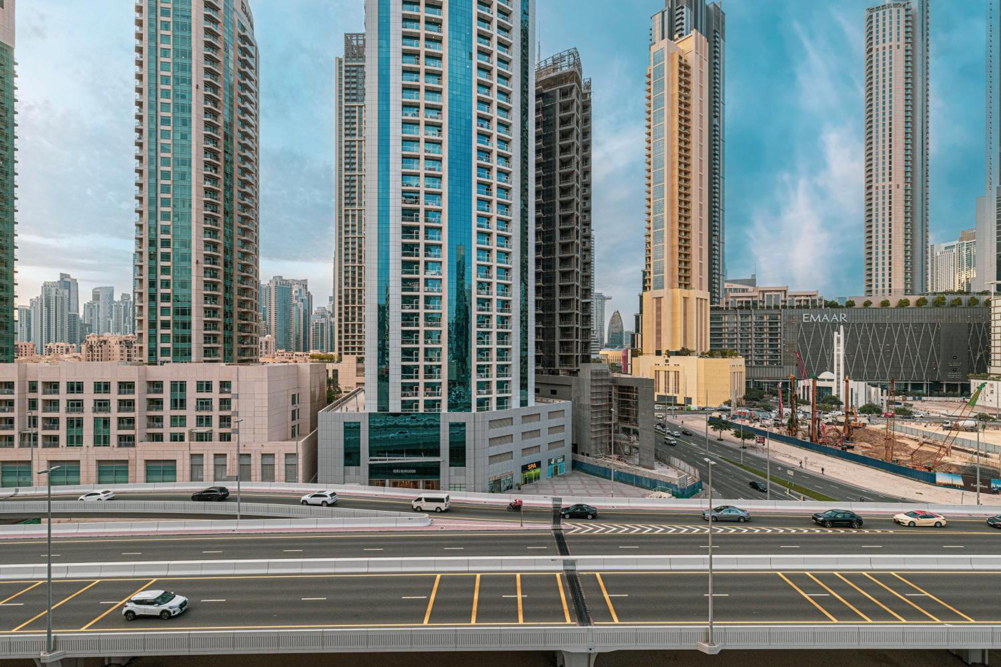 Apartment Cozy Steps From Mall & Burj Khalifa Dubai